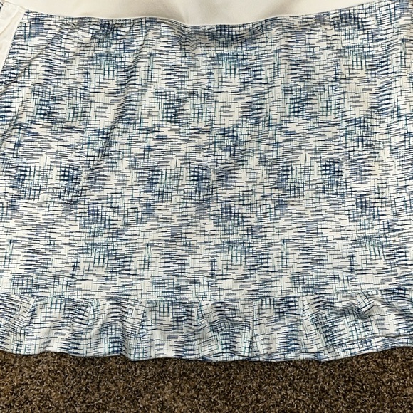 Izod Patterned Women's Skort - Picture 2 of 6